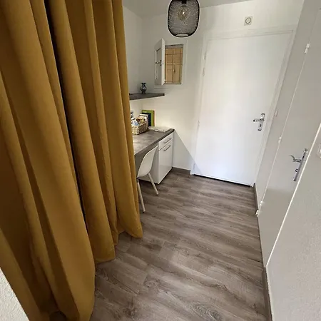 Renove Avec Terrasse Et Parking Au Lavandou - Fr-1-251-871 Διαμέρισμα *